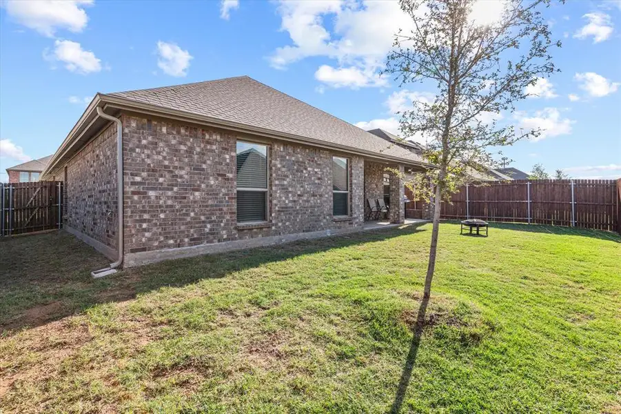 Exterior details and patio area of a home in , Fort Worth (Image 4).