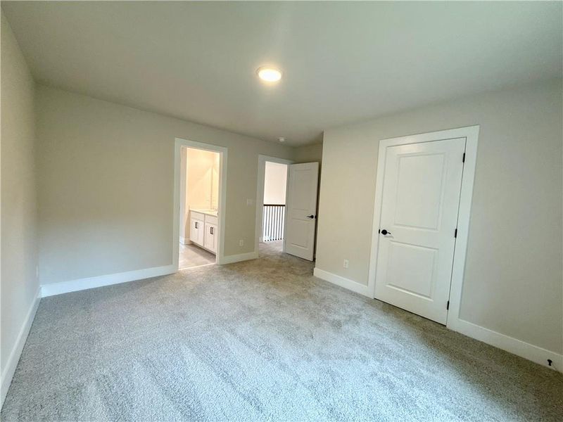 Spacious, unfurnished interior of a new home in , Hoschton (Image 37).