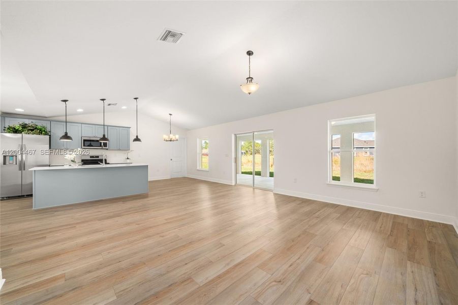 Spacious, unfurnished interior of a new home in , Sebring (Image 16).