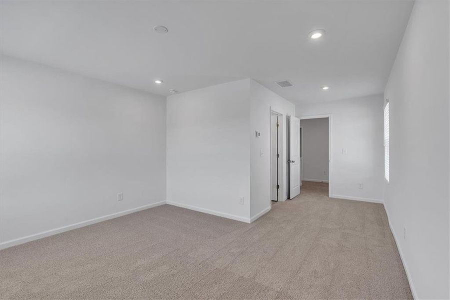 Spacious, unfurnished interior of a new home in The View at Groover's Lake, Lithia Springs (Image 17).