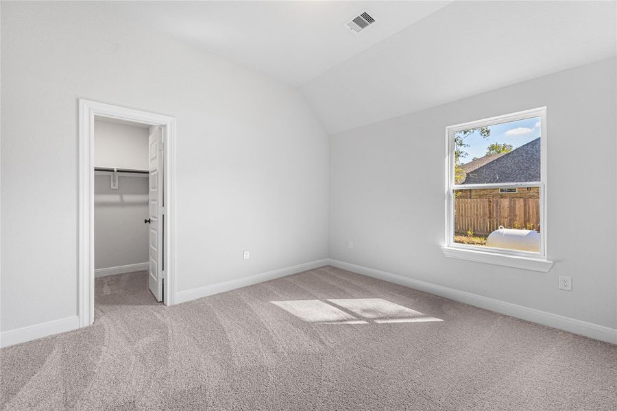 Spacious, unfurnished interior of a new home in Encino Estates, Dayton (Image 20).