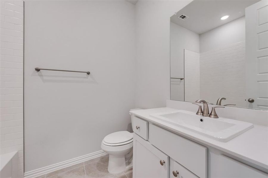 Furnished interior view inside a new home in Wade Settlement Townhomes, Frisco (Image 5).