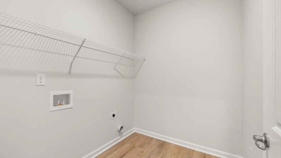 Spacious, unfurnished interior of a new home in Fairway 17 at Mirror Lake, Villa Rica (Image 18).