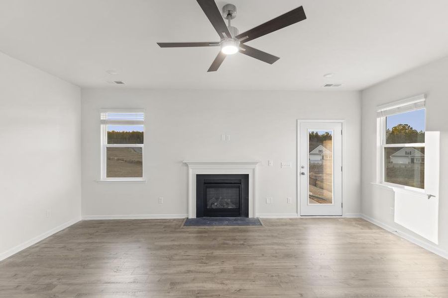 Representative unfurnished interior of a home built from the Nile by Veranda Homes in Heritage Bay, Sumter (Image 17).