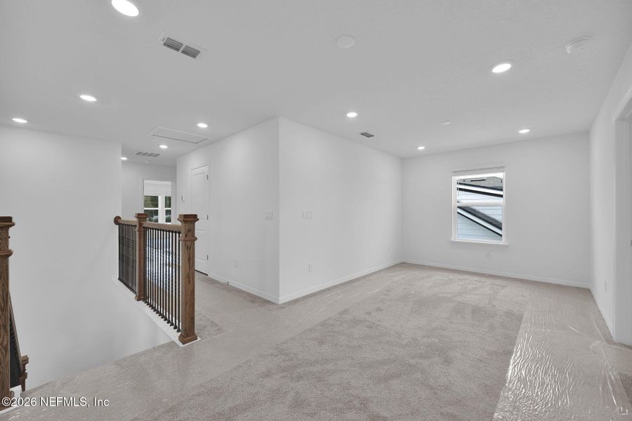 Spacious, unfurnished interior of a new home in Murray Farms, Middleburg (Image 28).