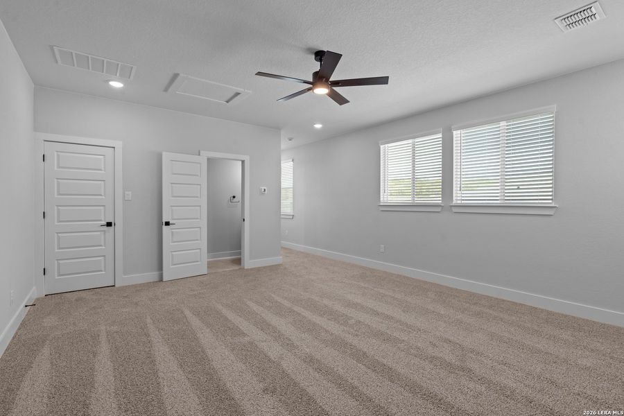 Spacious, unfurnished interior of a new home in The Reserve at Potranco Oaks, Castroville (Image 21). Spacious, unfurnished interior of a new home in The Reserve at Potranco Oaks, Castroville (Image 21).