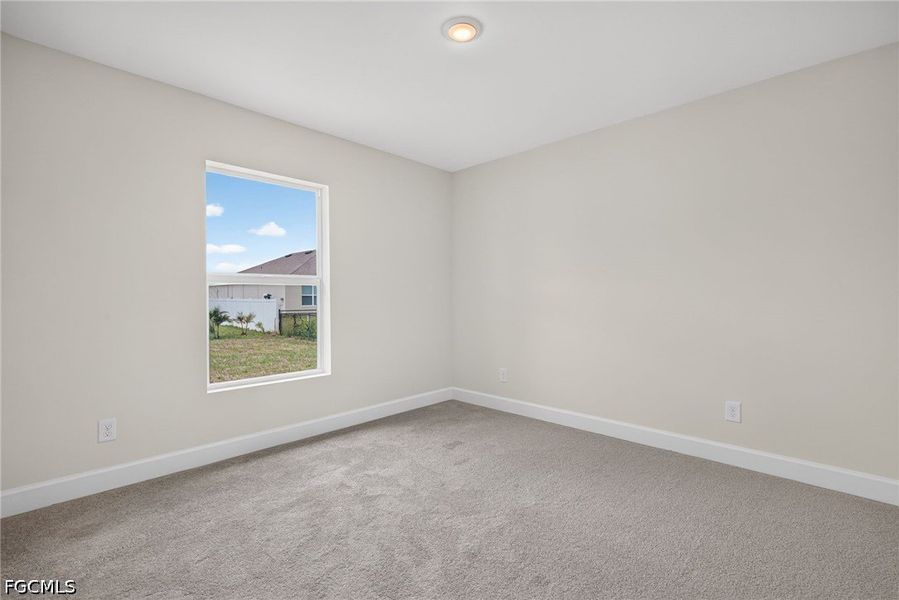 Spacious, unfurnished interior of a new home in Cape Coral, Cape Coral (Image 14).