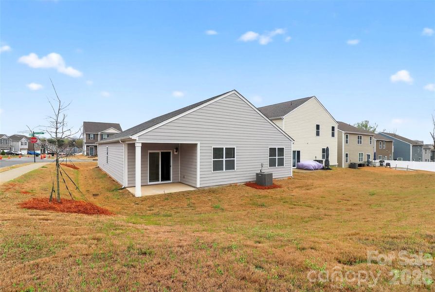 Exterior details and patio area of a home in Fergus Crossing, York (Image 18).