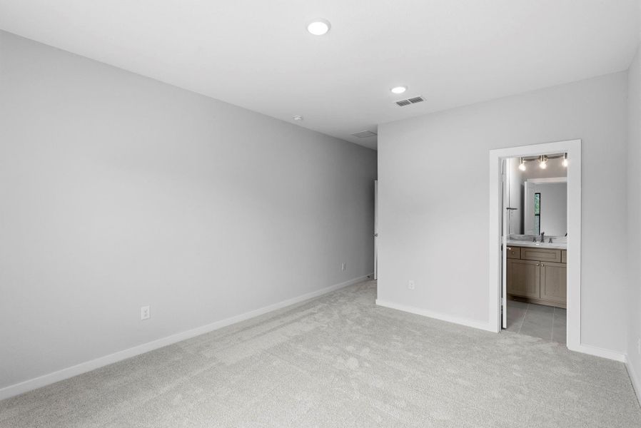 Spacious, unfurnished interior of a new home in COLTON - Fedrick Harris, Montgomery (Image 26).