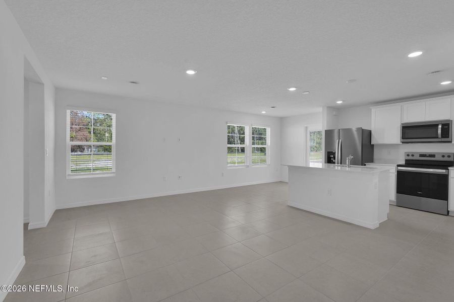 Spacious, unfurnished interior of a new home in , Jacksonville (Image 16).