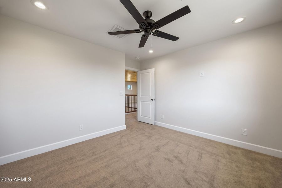 2268RoundaboutCir-HeberOvergaardAZ-33 2268RoundaboutCir-HeberOvergaardAZ-33