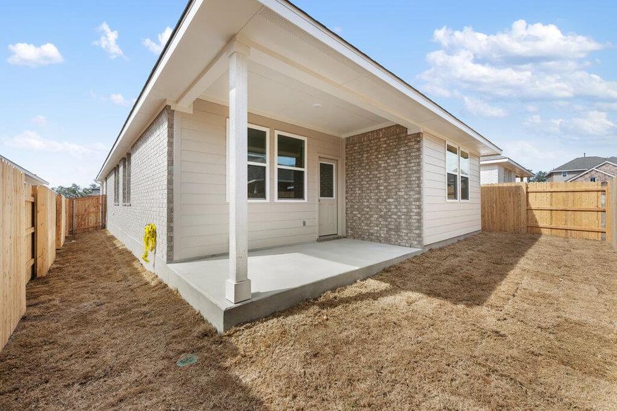 Exterior details and patio area of a home in La Cima, San Marcos (Image 27).