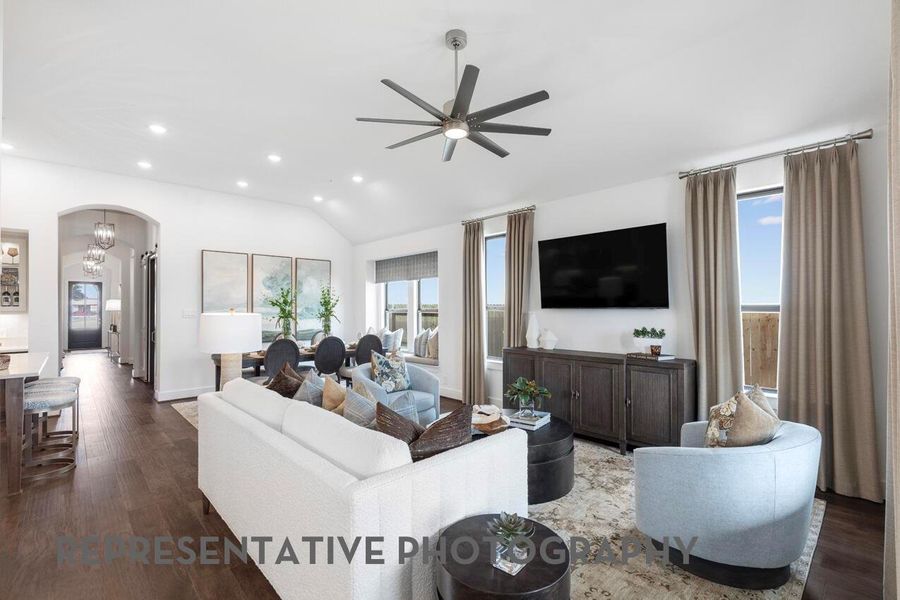 Furnished interior view inside a new home in Evergreen, Conroe (Image 35).