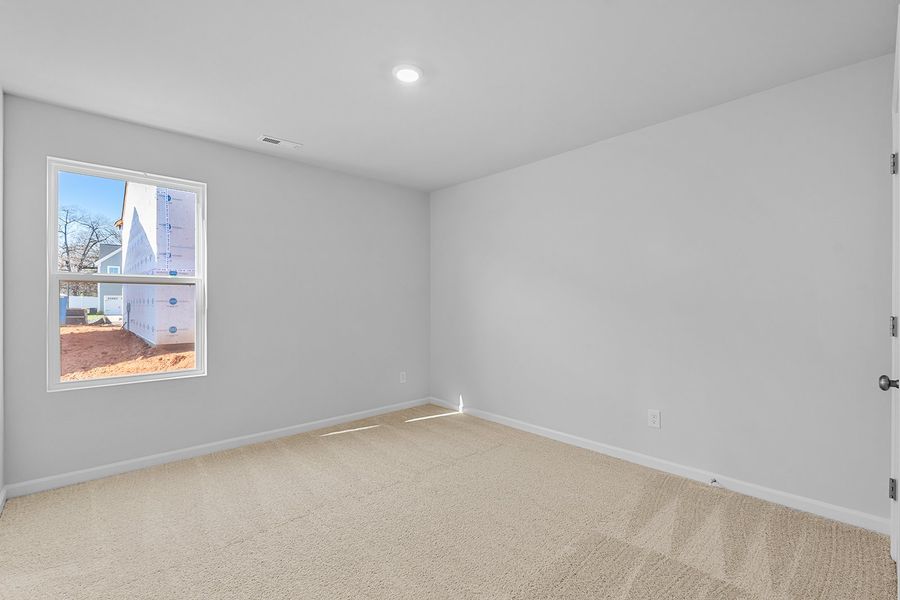 Spacious, unfurnished interior of a new home in Hanes Lake, Winston-Salem (Image 43).