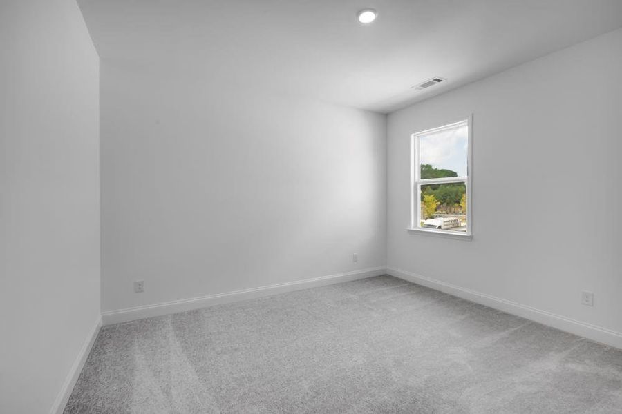 Spacious, unfurnished interior of a new home in Auburn Glen, Dacula (Image 21).