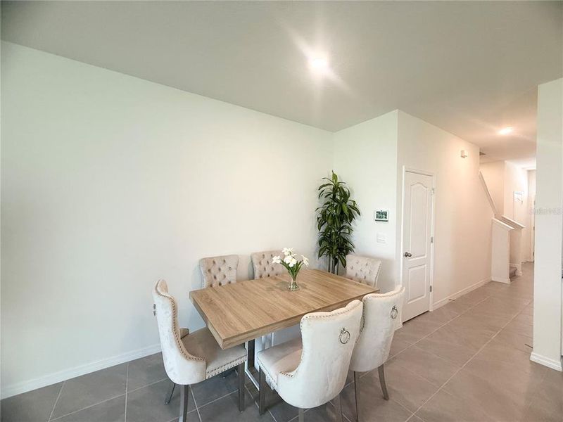Furnished interior view inside a new home in , Kissimmee (Image 9).