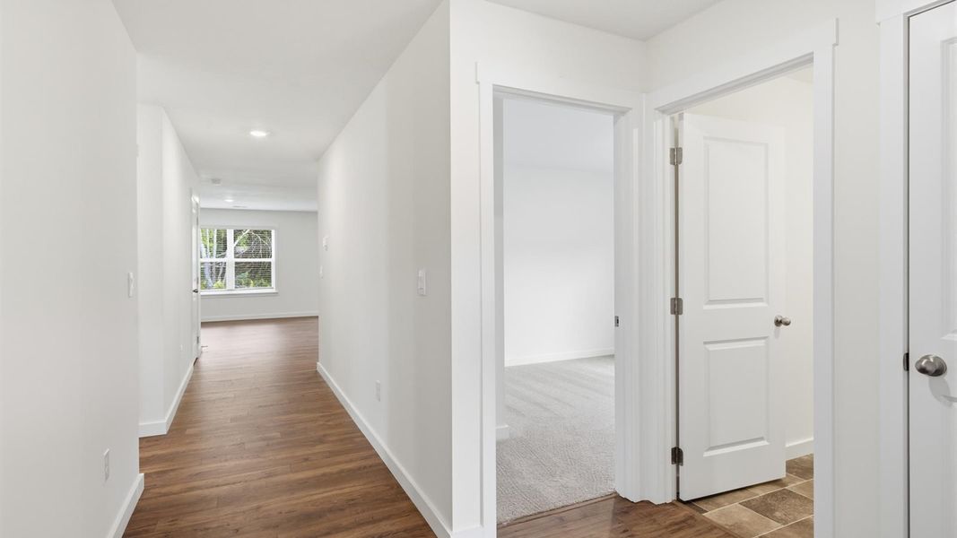 Spacious, unfurnished interior of a new home in Emory Creek, Harriman (Image 16).