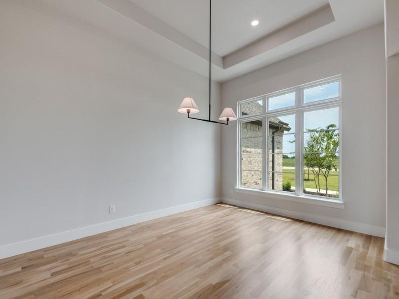 Stunning dining area at the front