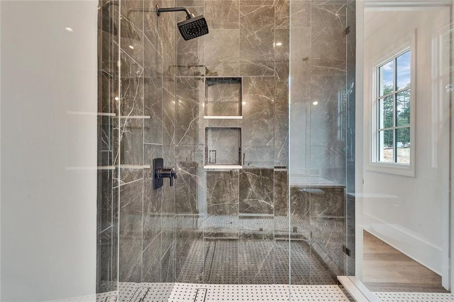 Image 101 of a home in .