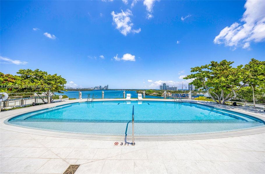 Community amenities in Onda, Bay Harbor Islands (Image 81).
