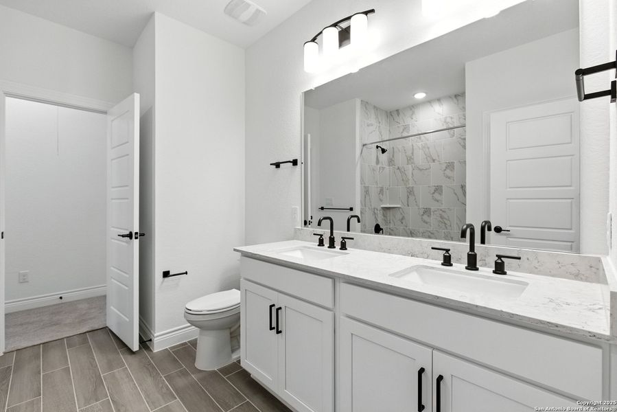 Furnished interior view inside a new home in Bison Ridge, San Antonio (Image 6). Furnished interior view inside a new home in Bison Ridge, San Antonio (Image 6).