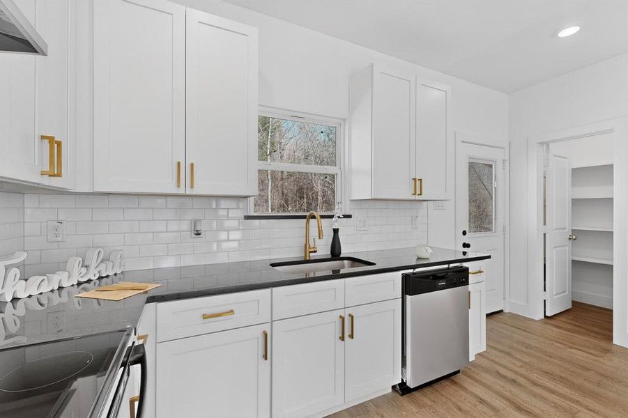 Furnished interior view inside a new home in , Mabank (Image 10).