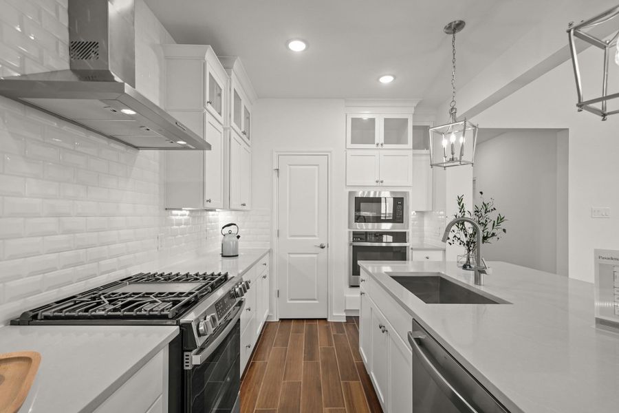 Stunning kitchen (*Photo not of actual home and used for illustration purposes only.)