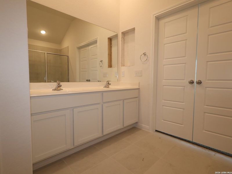 Furnished interior view inside a new home in Chaparral Ranch, Floresville (Image 7).