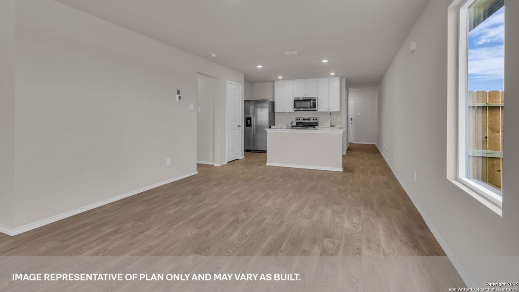 Spacious, unfurnished interior of a new home in Sunset Oaks, Maxwell (Image 21).