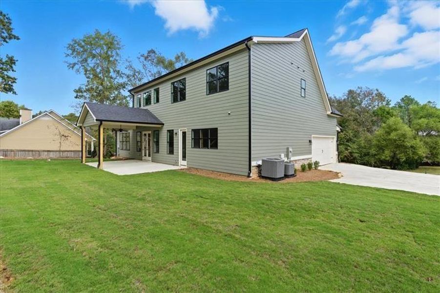 Exterior details and patio area of a home in , Rome (Image 26).