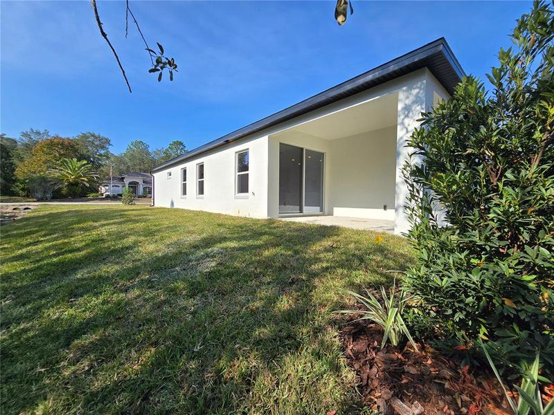 Exterior details and patio area of a home in , Homosassa (Image 40).