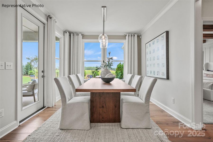 Spacious cafe, with adjoining screened porch Spacious cafe, with adjoining screened porch