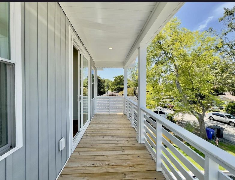 Exterior details and patio area of a home in , North Charleston (Image 2).