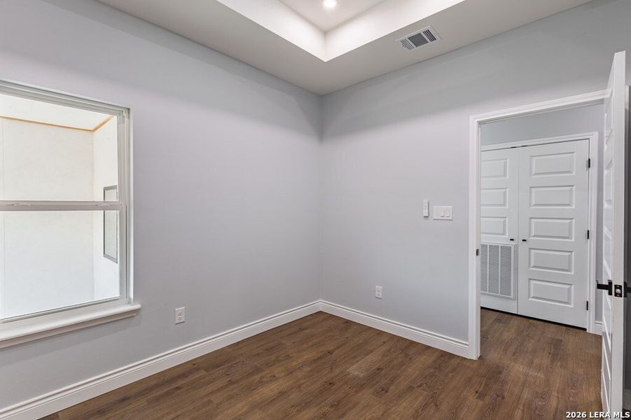 Spacious, unfurnished interior of a new home in , Harlingen (Image 49).