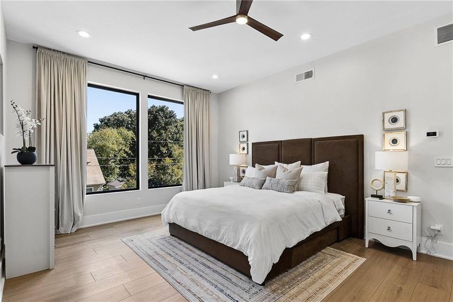 Furnished interior view inside a new home in , Atlanta (Image 52).