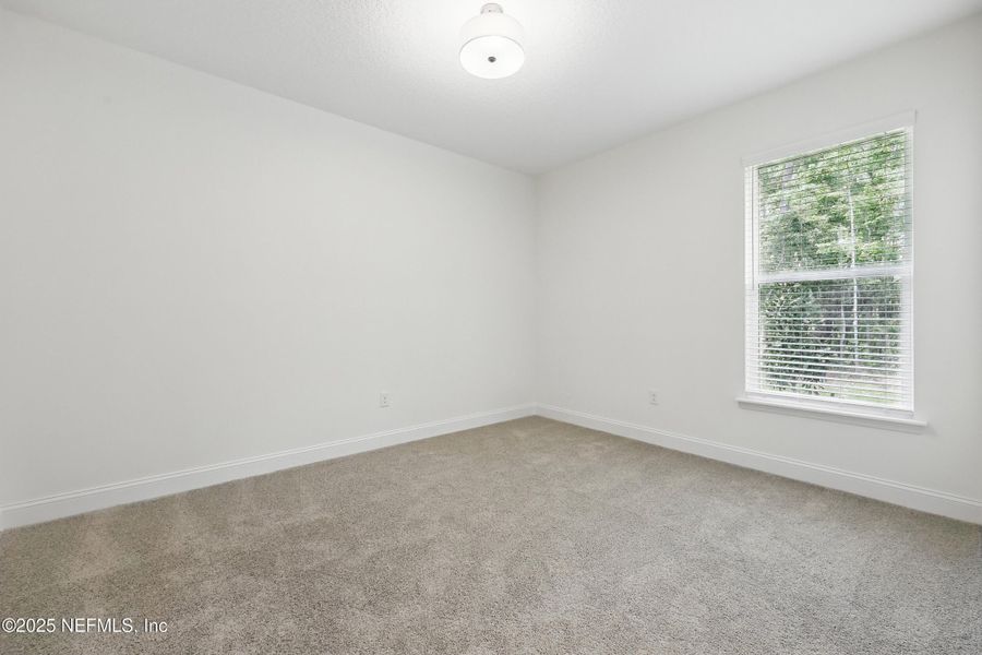 Spacious, unfurnished interior of a new home in Goose Creek Estates, Green Cove Springs (Image 18).