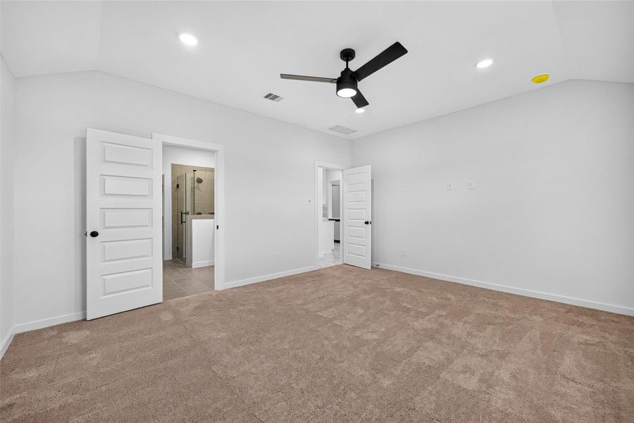 Spacious, unfurnished interior of a new home in Foxtail Palms, Manvel (Image 18).