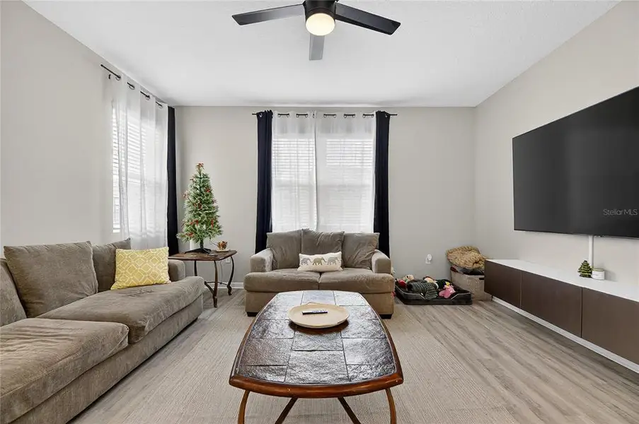 Furnished interior view inside a new home in , Apollo Beach (Image 52).