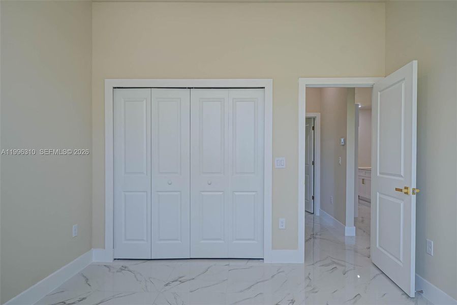 Spacious, unfurnished interior of a new home in , Lehigh Acres (Image 21).