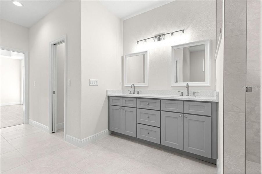 Furnished interior view inside a new home in , Dunnellon (Image 14).