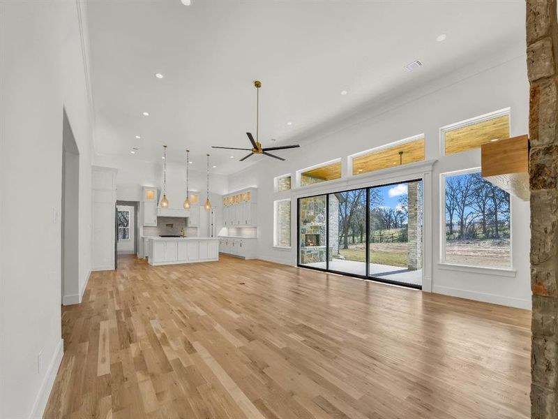 Spacious, unfurnished interior of a new home in , Weatherford (Image 25).