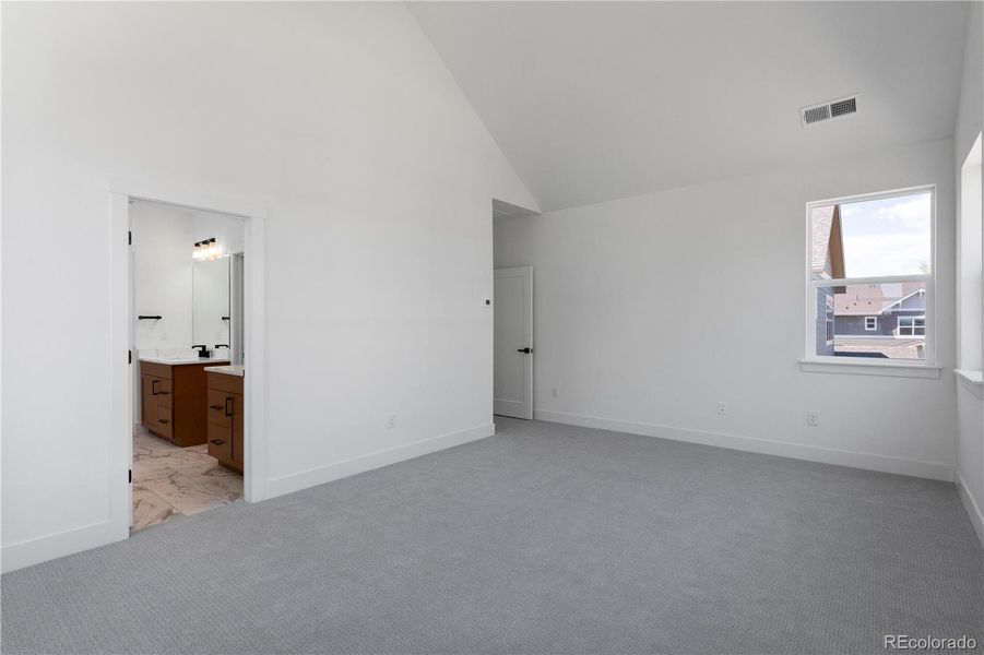 Spacious, unfurnished interior of a new home in Dillon Pointe - Journey, Broomfield (Image 31).