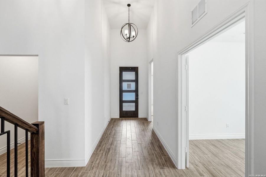 Spacious, unfurnished interior of a new home in Bison Ridge, San Antonio (Image 39). Spacious, unfurnished interior of a new home in Bison Ridge, San Antonio (Image 39).