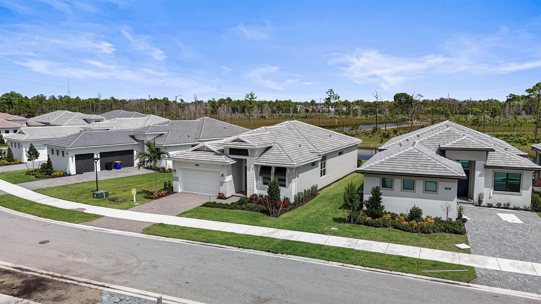 Image 44 of a home in Cove Royale.