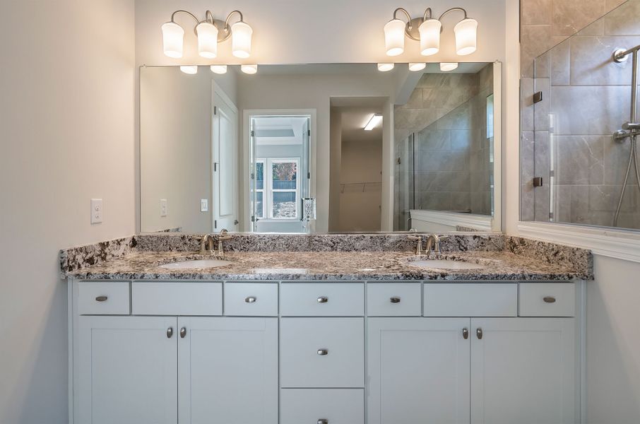 The Pendula - Owner's Bath