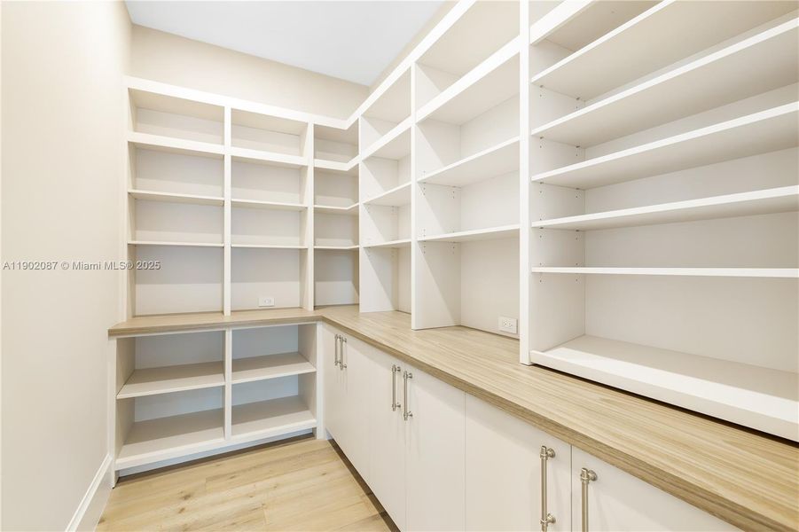 Spacious, unfurnished interior of a new home in , Fort Lauderdale (Image 28). Spacious, unfurnished interior of a new home in , Fort Lauderdale (Image 28).