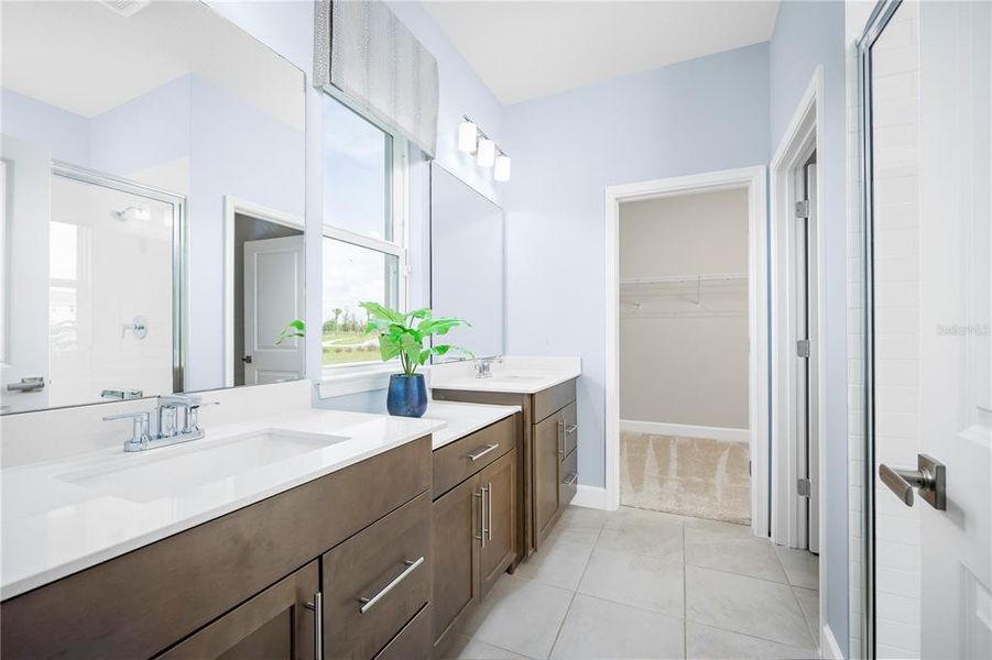 Furnished interior view inside a new home in , Lady Lake (Image 9).