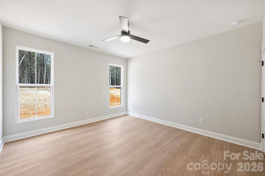 Spacious, unfurnished interior of a new home in , Lincolnton (Image 24).