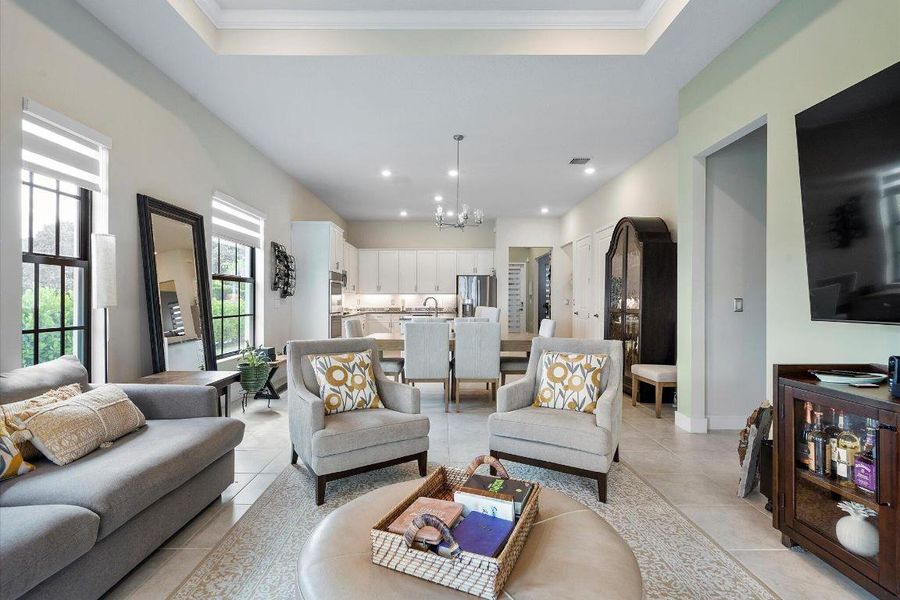 18-8318 W Blue Spring Dr_018