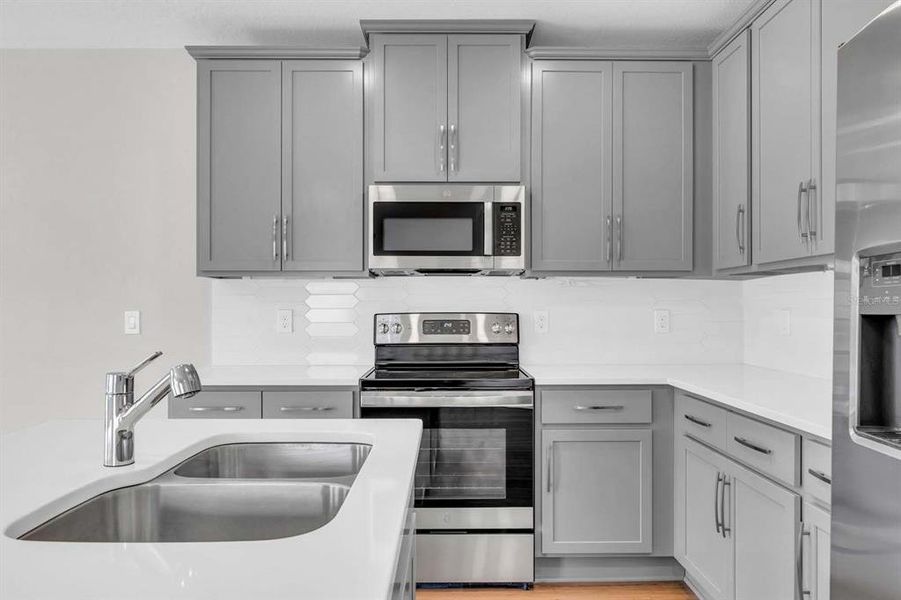 Furnished interior view inside a new home in , Orlando (Image 10).